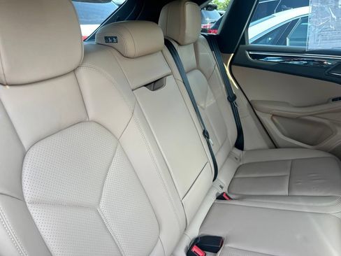 Certified 2026 Porsche Macan AWD/4WD image 11
