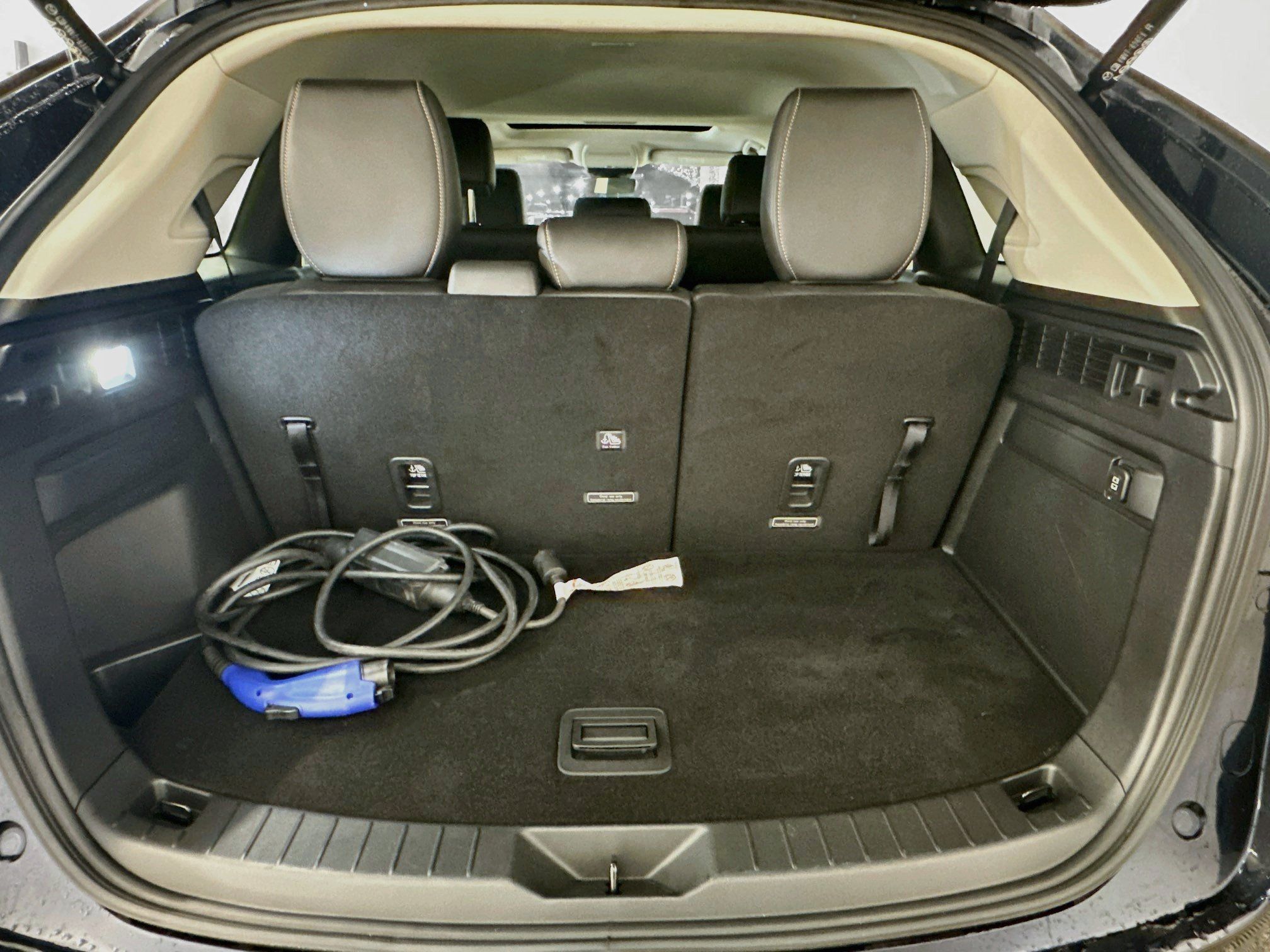 Used 2024 MAZDA CX-90 Plug-In Hybrid w/ Preferred AWD/4WD image 32
