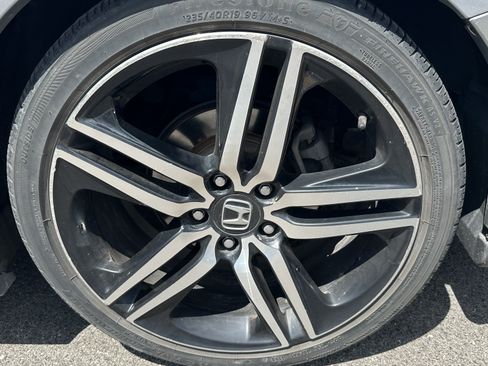 Used 2017 Honda Accord Sport image 13