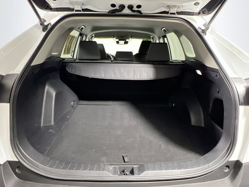 Used 2022 Toyota RAV4 XLE FWD image 34