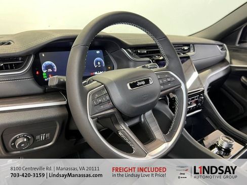 New 2025 Jeep Grand Cherokee Limited w/ Black Appearance Package image 24