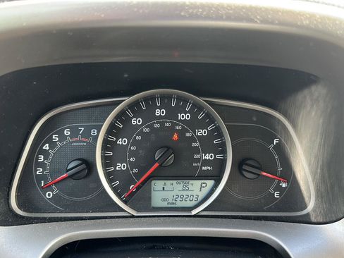Used 2013 Toyota RAV4 XLE AWD/4WD image 11