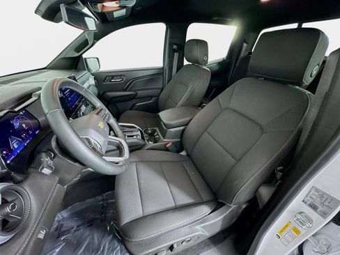 Used 2025 Chevrolet Colorado LT image 12