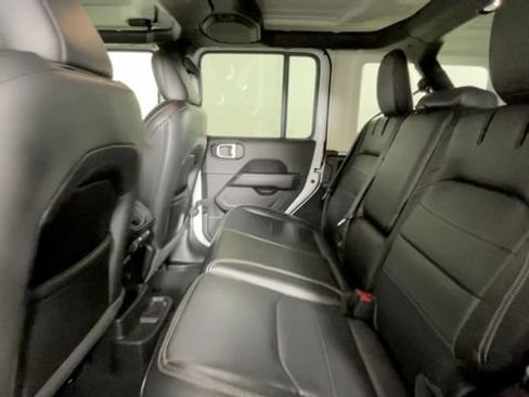 Used 2023 Jeep Wrangler Unlimited Sahara w/ Cold Weather Group AWD/4WD image 17