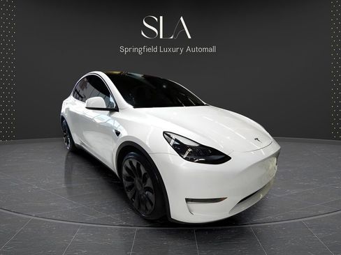 Used 2023 Tesla Model Y Long Range AWD/4WD image 1