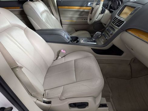 Used 2010 Lincoln MKT 2WD image 29
