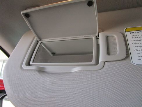 Used 2024 Mitsubishi Outlander SE image 35