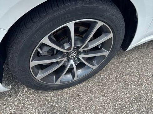 Used 2018 Acura TLX V6 SH-AWD image 2