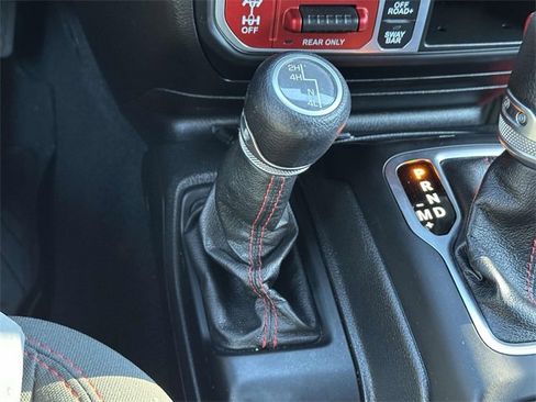 Used 2021 Jeep Wrangler Unlimited Rubicon w/ Cold Weather Group image 13