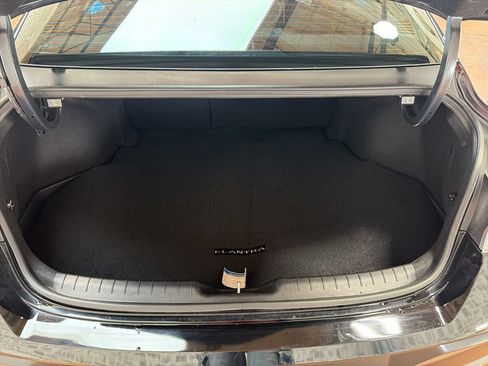 Used 2025 Hyundai Elantra SEL FWD image 13