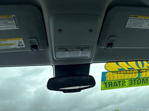 Used 2022 Chevrolet Trax LT w/ Driver Confidence Package AWD/4WD image 21