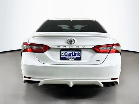 Used 2019 Toyota Camry SE FWD image 7