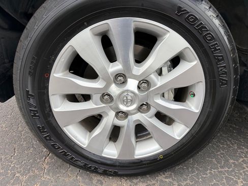 Used 2019 Toyota Sequoia Platinum w/ Carpet Mat Package (TMS) AWD/4WD image 24