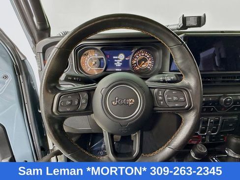 Used 2024 Jeep Gladiator Mojave w/ Convenience Group image 11