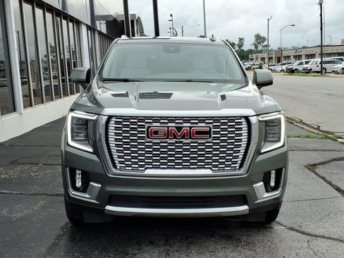 Used 2023 GMC Yukon XL Denali AWD/4WD image 2