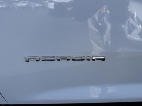 Used 2026 GMC Acadia Elevation w/ Elevation Premium Package FWD image 40