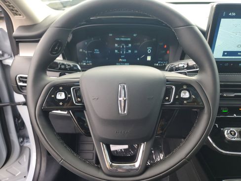 New 2026 Lincoln Corsair Premiere image 16