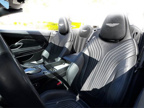 Used 2020 Aston Martin DB11 Volante RWD image 11