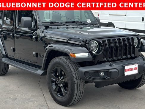 Used 2021 Jeep Wrangler Unlimited Sahara image 3
