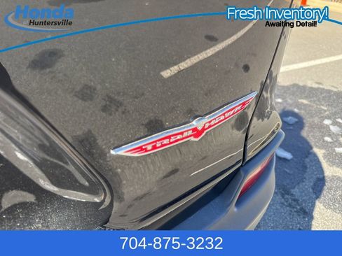 Used 2019 Jeep Cherokee Trailhawk w/ Cold Weather Group image 10