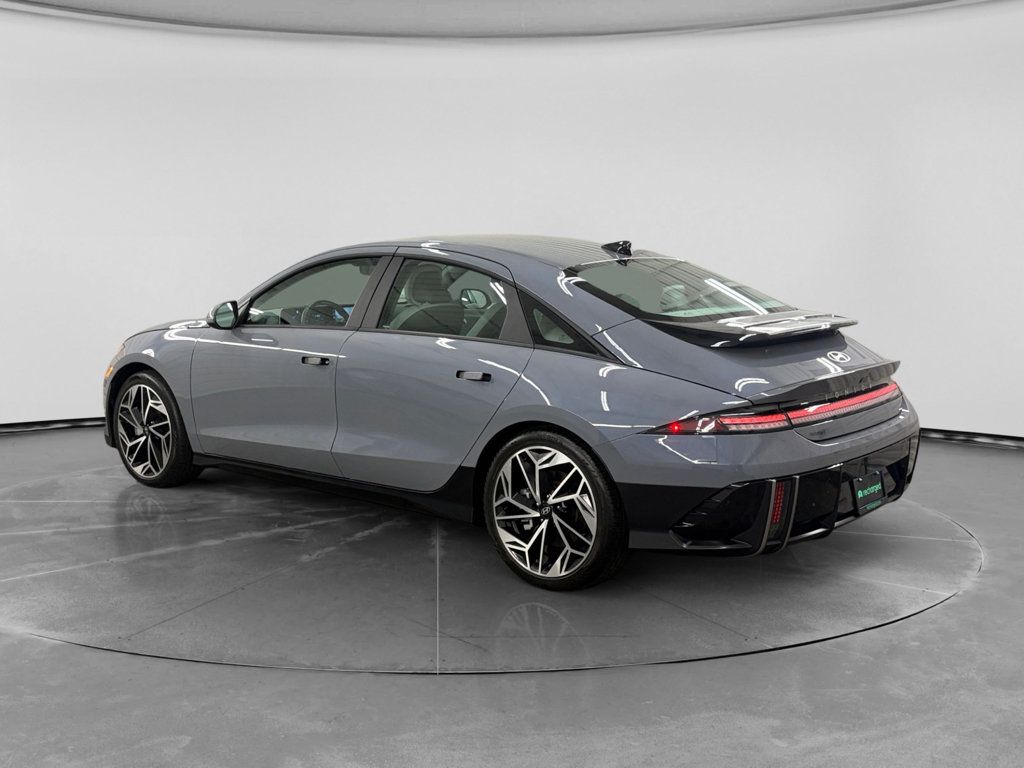 Used 2025 Hyundai Ioniq 6 SEL RWD image 2