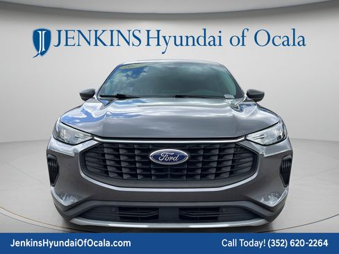 Used 2023 Ford Escape Active w/ Cold Weather Package FWD image 8