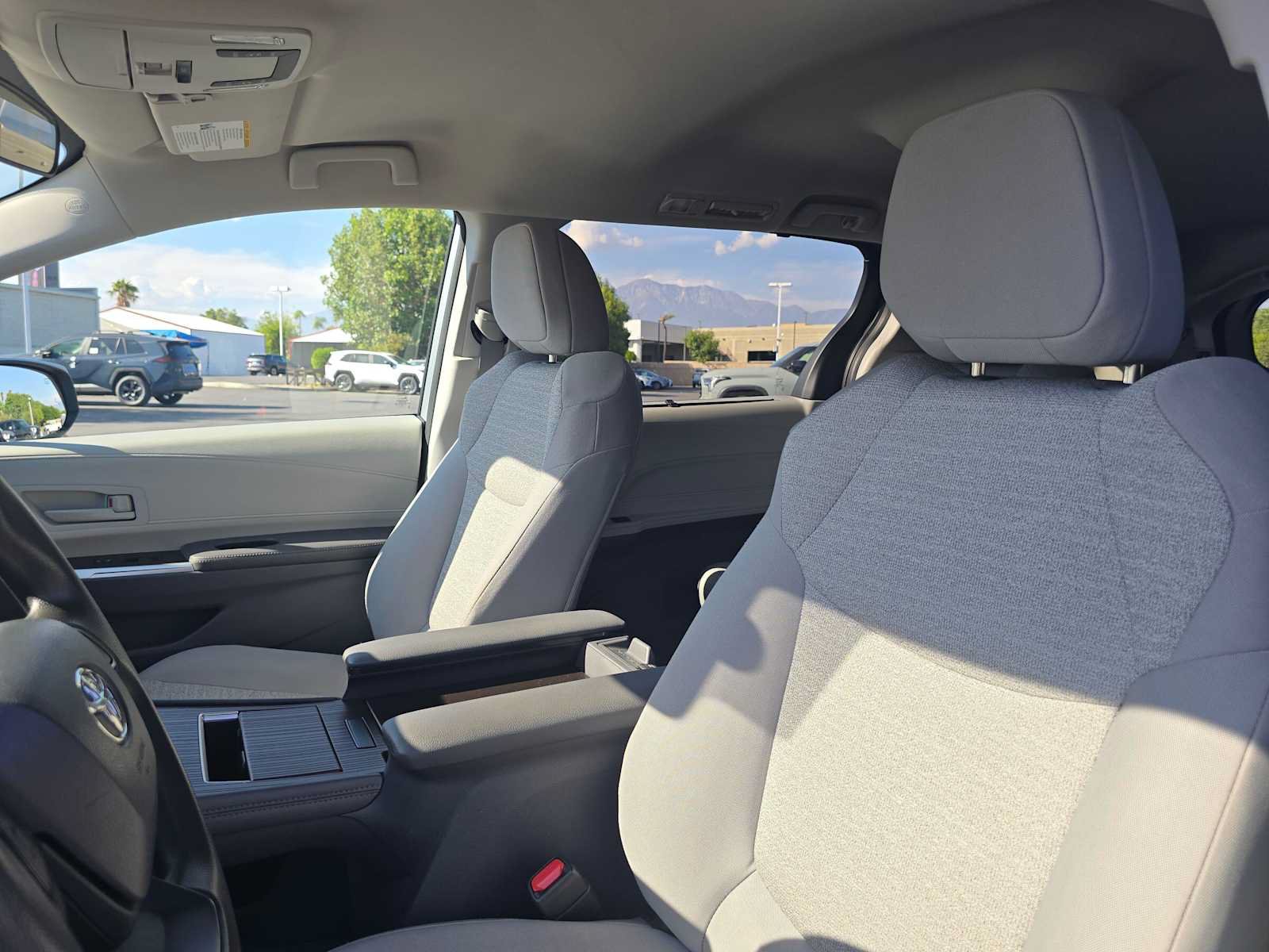 Certified 2022 Toyota Sienna LE FWD image 23