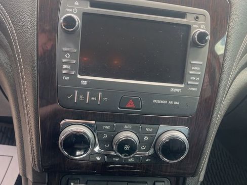 Used 2015 Chevrolet Traverse LT FWD image 13