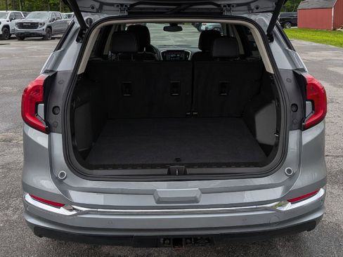 Used 2024 GMC Terrain Denali w/ Denali Premium Package AWD/4WD image 11