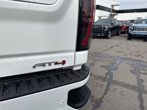 Used 2024 GMC Sierra 2500 AT4 w/ AT4 Preferred Package AWD/4WD image 34