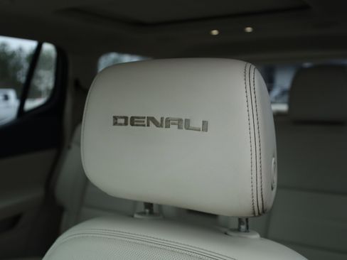 Used 2022 GMC Acadia Denali w/ Denali Ultimate Package image 28