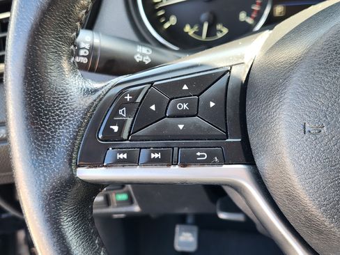 Used 2019 Nissan Rogue SV FWD image 22