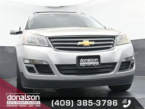 Used 2017 Chevrolet Traverse LT w/ Style and Technology Package image 15