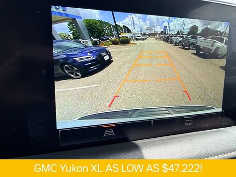Used 2023 GMC Yukon XL SLT AWD/4WD image 9