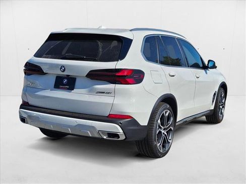 New 2026 BMW X5 sDrive40i w/ Premium Package image 2