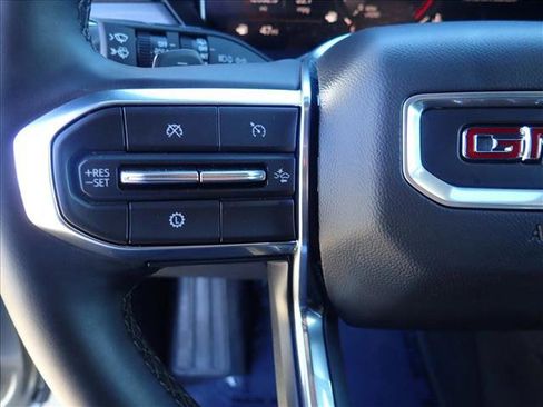 Used 2025 GMC Acadia Elevation image 15