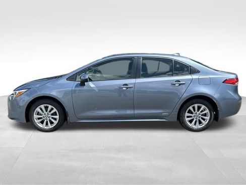 Used 2025 Toyota Corolla LE w/ LE Premium Package AWD/4WD image 2