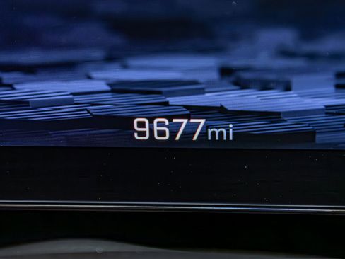 Used 2025 Chevrolet Suburban Z71 w/ Comfort Package image 18