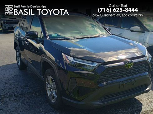 Used 2025 Toyota RAV4 XLE AWD/4WD image 1