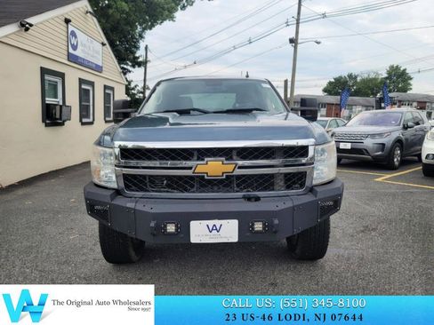 Used 2014 Chevrolet Silverado 2500 LTZ w/ LTZ Plus Package image 2