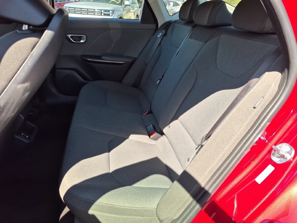 Used 2025 Kia K4 FWD image 25