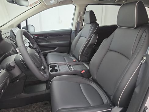 New 2026 Honda Odyssey Touring image 16
