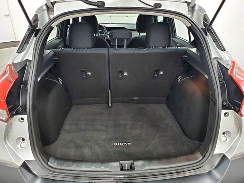 Used 2018 Nissan Kicks S image 21