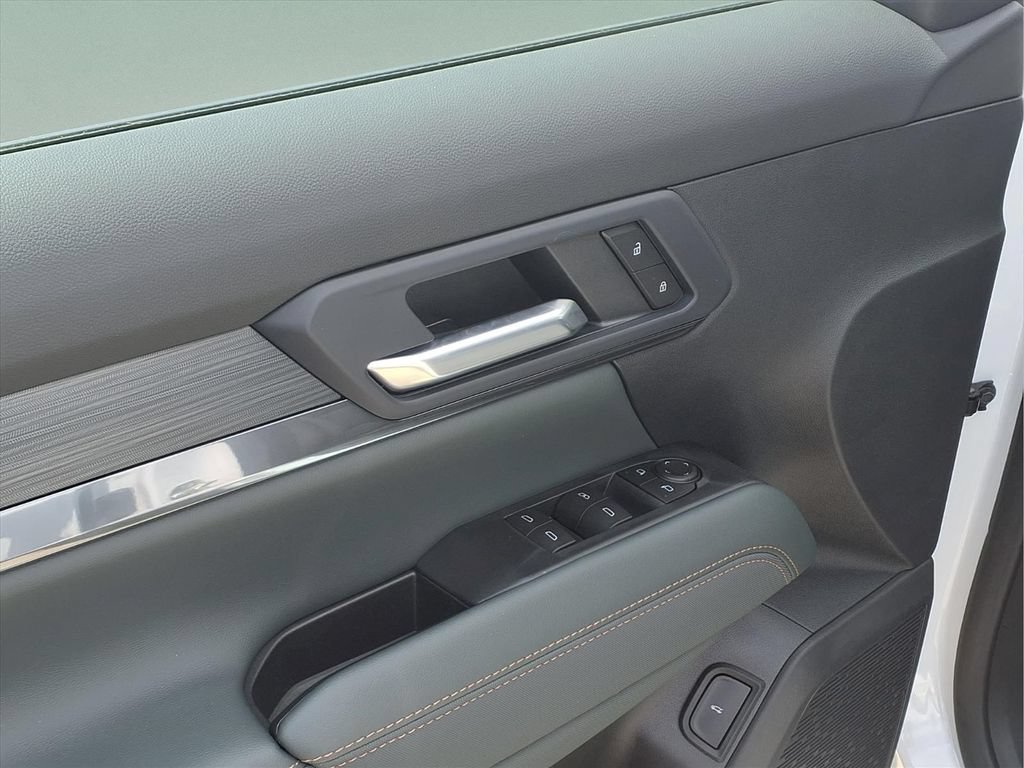New 2026 GMC Terrain AT4 w/ LPO, Black Badging Package AWD/4WD image 12