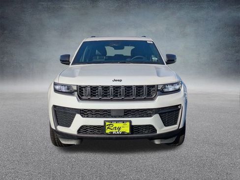 New 2026 Jeep Grand Cherokee Altitude AWD/4WD image 9