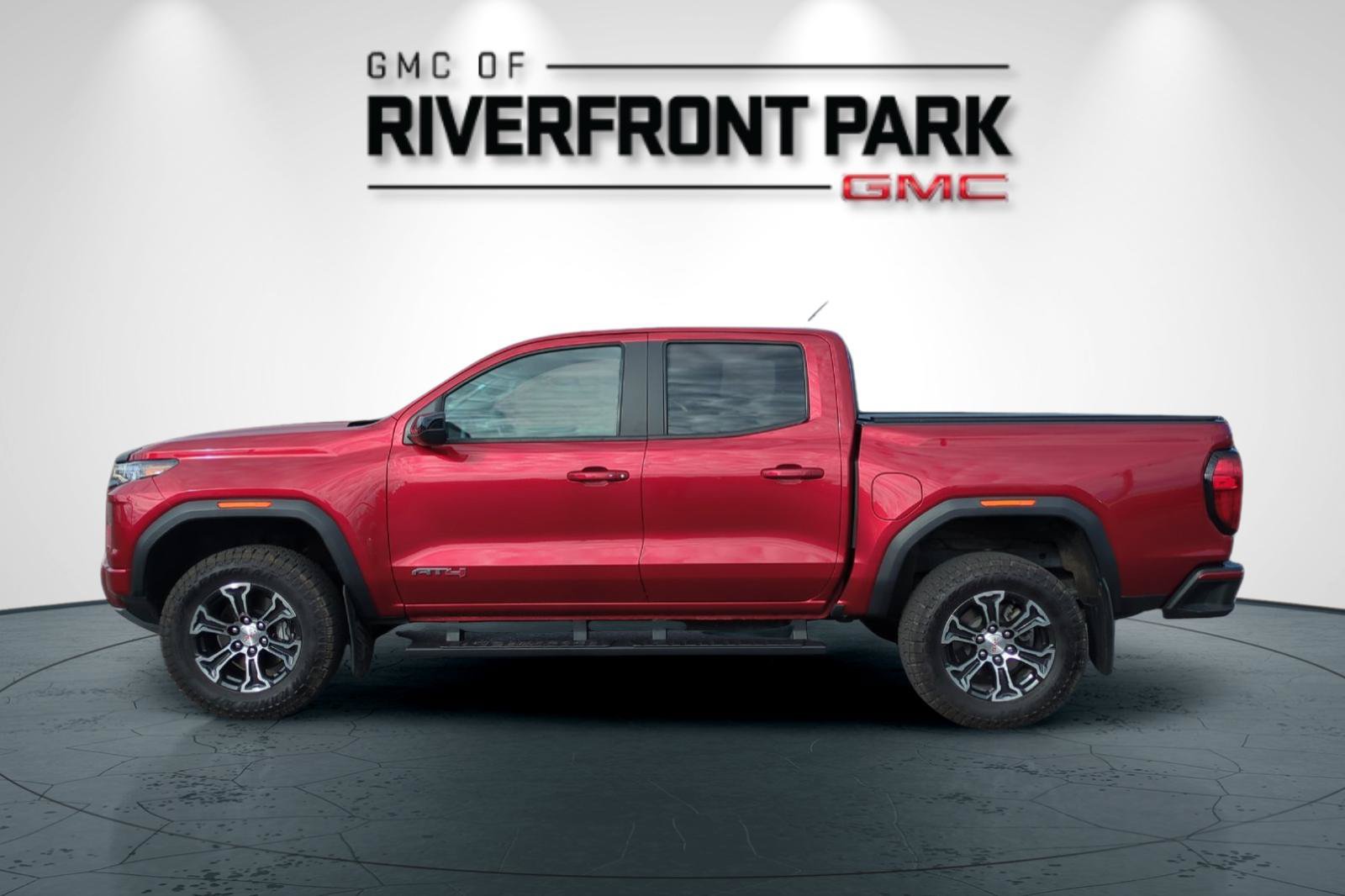 Used 2023 GMC Canyon AT4 w/ AT4 Premium Package AWD/4WD image 6
