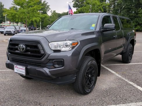 Used 2022 Toyota Tacoma SR w/ SX Package AWD/4WD image 8