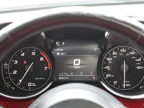 Used 2020 Alfa Romeo Giulia Ti w/ Nero Edizione image 19