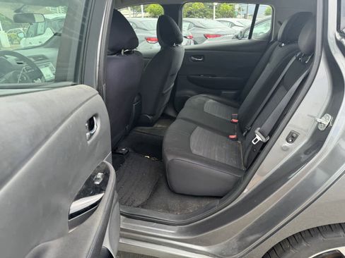 Used 2018 Nissan Leaf SV image 9
