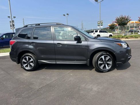 Used 2017 Subaru Forester 2.5i Premium w/ All-Weather Package AWD/4WD image 2